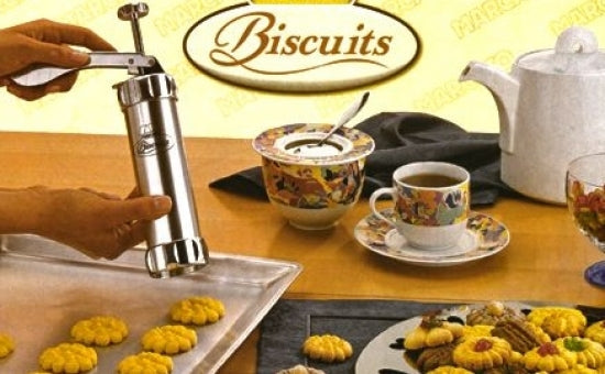 Kitul de facut biscuiti de casa/fursecuri cu 14 forme diferite