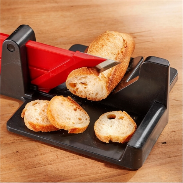 Dispozitiv multifunctional pentru feliat