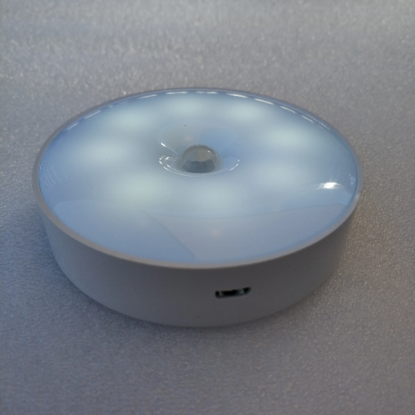 Lampa cu senzor de miscare