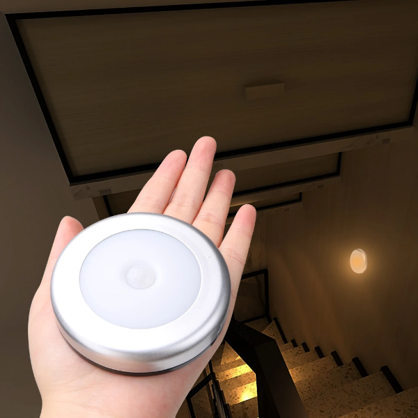 Lampa cu senzor de miscare