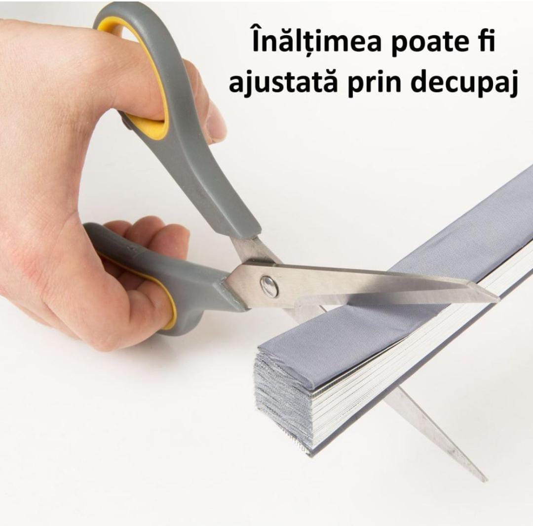 Parasolar auto retractabil pentru parbriz sau luneta