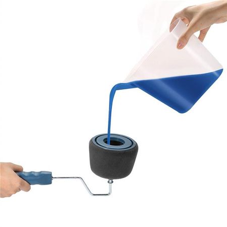 Trafalet cu rezervor paint roller cu brat extensibil